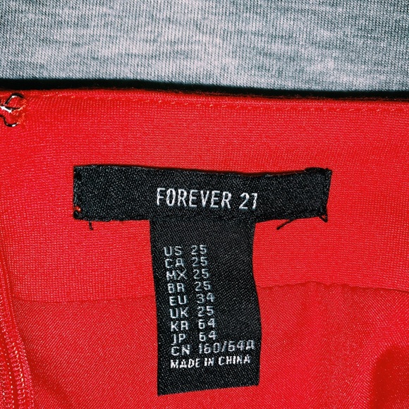 ❤️Red Mini Skirt❤️ - Picture 2 of 2